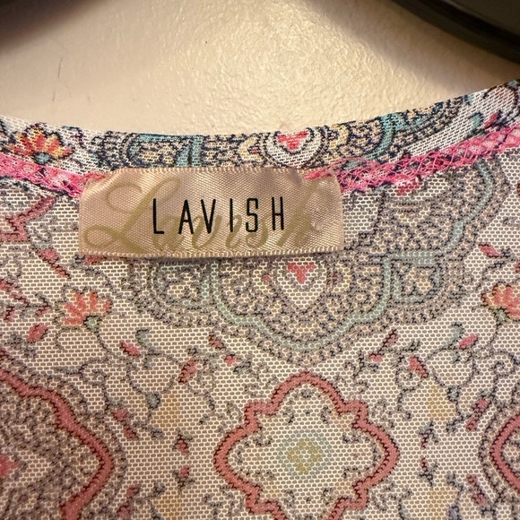 Lavish Pink and Gray Patterned Kimono - Picture 5 of 5